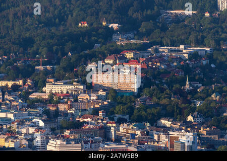 Blick auf die stadt Liberec vom Ještěd Stockfoto