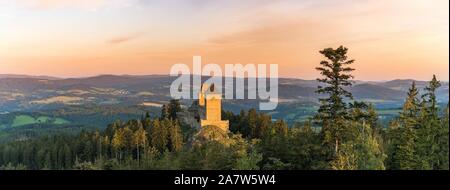 Kasperk ist ein Schloss in den Foothills Sumava in der Nähe der Stadt Kasperske Hory im Bezirk Klatovy. Stockfoto