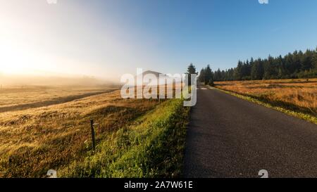Die jizerka Siedlung im Isergebirge ist das Zentrum der Sommer- und Wintertourismus. Stockfoto