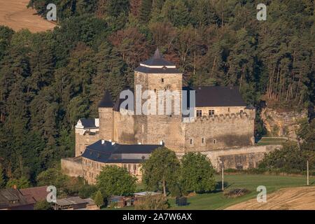 Burg Kost im Böhmischen Paradies auf einer Luftaufnahme Stockfoto