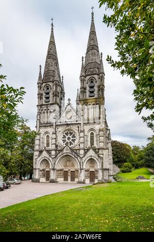 Große und alte Saint Fin Barre's Cathedral, Cork, Irland Stockfoto