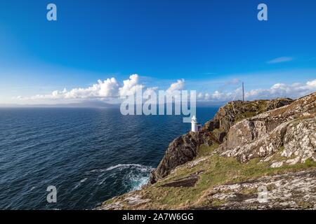 Sheeps Head Leuchtturm am Ende der Sheeps Head Halbinsel im Südwesten von Irland. Stockfoto