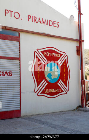 Punta oder Puerto Piramides freiwillige Feuerwehr Station. Stockfoto