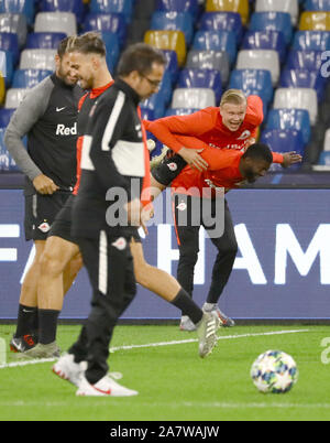 4. November 2019; Stadio San Paolo, Neapel, Kampanien, Italien; UEFA Champions League Fußball, Napoli gegen Red Bull Salzburg, Red Bull Salzburg Ausbildung: Erling Braut Haland Salzburg - Redaktionelle Verwendung Stockfoto