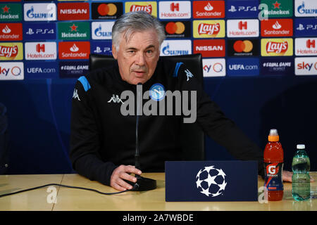 4. November 2019; Stadio San Paolo, Neapel, Kampanien, Italien; UEFA Champions League Fußball, Napoli gegen Red Bull Salzburg, Neapel Pressekonferenz; Carlo Ancelotti Trainer von Neapel, Konstantinos Manolas von Neapel - Redaktionelle Verwendung Stockfoto