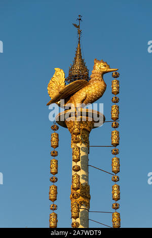 Golden Hintha Vogels in Swesandaw Pagode in Taungoo, Myanmar Stockfoto