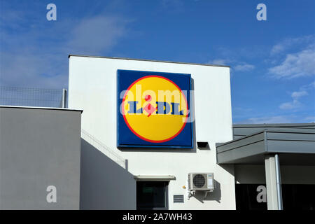 Lublin, Polen. 11/03/2019 Lidl-Logo Stockfoto