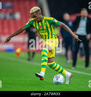 Stoke, Staffordshire, Großbritannien. 4. November 2019; Bet365 Stadium, Stoke, Staffordshire, England, Englische Meisterschaft Fußball, Stoke City gegen West Bromwich Albion; Grady Diangana von West Bromwich Albion - Streng redaktionelle Verwendung. Keine Verwendung mit nicht autorisierten Audio-, Video-, Daten-, Spielpläne, Verein/liga Logos oder "live" Dienstleistungen. On-line-in-Match mit 120 Bildern beschränkt, kein Video-Emulation. Keine Verwendung in Wetten, Spiele oder einzelne Verein/Liga/player Publikationen Quelle: Aktion Plus Sport Bilder/Alamy leben Nachrichten Stockfoto