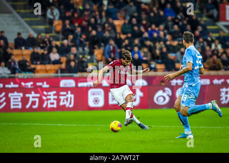 Mailand, Italien. 3 Nov, 2019. Lucas paqueta (ac mailand) beim AC Mailand vs S.S. Lazio, italienische Fußball Serie A Männer Meisterschaft in Mailand, Italien, 03.November 2019 - LPS/Fabrizio Carabelli Credit: Fabrizio Carabelli/LPS/ZUMA Draht/Alamy leben Nachrichten Stockfoto