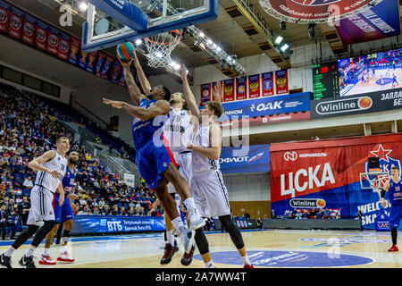 #42 Kyle Hines von CSKA Moskau in Aktion gegen Avtodor Saratov während der Vtb United Liga Match in Moskau gesehen. (Endstand; CSKA Moskau 103:79 Avtodor Saratov) Stockfoto