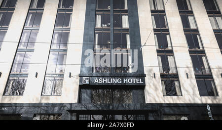 Dublin, Irland - 13. Februar 2019: Vorderseite des Ashling Luxus Hotel im Zentrum der Stadt an einem Wintertag Stockfoto