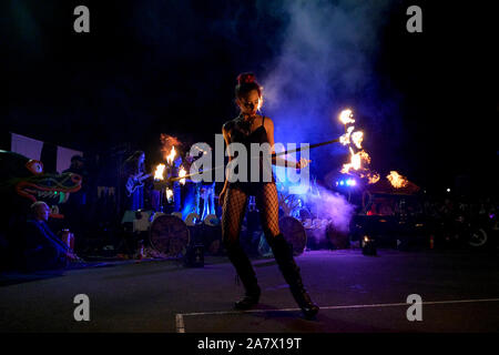 Parade der verlorenen Seelen, Feuershow, Vancouver, British Columbia, Kanada Stockfoto