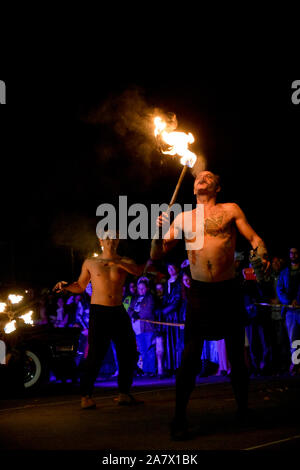 Parade der verlorenen Seelen, Feuershow, Vancouver, British Columbia, Kanada Stockfoto