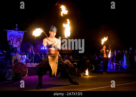 Parade der verlorenen Seelen, Feuershow, Vancouver, British Columbia, Kanada Stockfoto