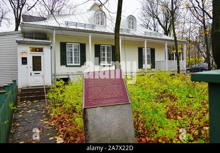 QUEBEC CITY, Kanada-31 Oct 2019 - Ansicht der Maison Henry-Stuart, ein Haus Museum in einem historischen Regency Cottage auf der Avenue Cartier in Quebec Ci entfernt Stockfoto