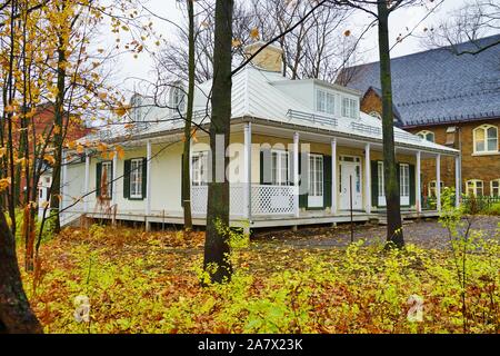 QUEBEC CITY, Kanada-31 Oct 2019 - Ansicht der Maison Henry-Stuart, ein Haus Museum in einem historischen Regency Cottage auf der Avenue Cartier in Quebec Ci entfernt Stockfoto