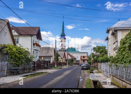 Geburt der Jungfrau Maria Kirche auf dem Friedhof Cimitirul Vesel - Frohe, berühmten Friedhof in Sapanta in Maramures, Rumänien Stockfoto