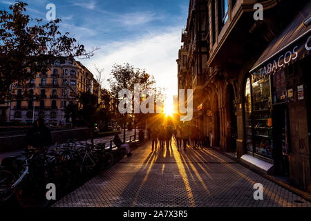 Sonnenuntergang auf dem Boulevard Zumardia, San Sebastian, Spanien Stockfoto