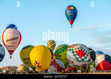 Vilafranca de Bonany, Balearen/Spanien - 26. Oktober 2019: Heißluftballons, Aussicht, Em-Veranstaltung der Welt organisiert Stockfoto