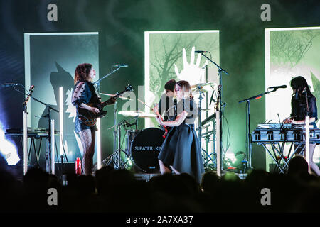 SLEATER-KINNEY FÜHREN BEI REBEL NACHTCLUB IN TORONTO, KANADA Stockfoto