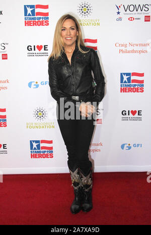New York, NY, USA. 4 Nov, 2019. Sheryl Crow am 13. jährliche für Helden stehen während der 2019 New York Comedy Festival auf Hulu Theater im Madison Square Garden am November 04, 2019 in New York City. Credit: Erik Nielsen/Medien Punch/Alamy leben Nachrichten Stockfoto