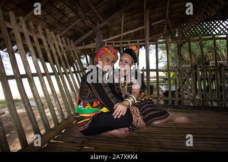 Rungus Tracht im Norden Borneos Stockfoto