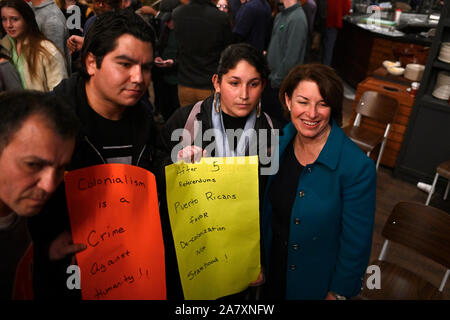 Philadelphia, Pennsylvania, USA. 4. Nov 2019. Demokratische Präsidentschaftskandidaten der US-Senator Amy Klobuchar hält eine Veranstaltung in Philadelphia, PA am 4. November 2019. Credit: OOgImages/Alamy leben Nachrichten Stockfoto