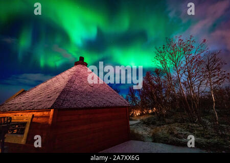 Nordlichter Aurora Borealis, Northern Lights, Tromsö, Lichter, Bewegen, Tanzen in Troms, Grillecabin, Grillehütte, Nordlichter, Stockfoto