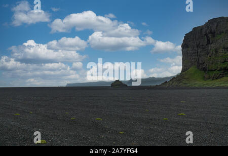 Küste des Atlantischen Ozean in der Nähe von Vik, südlichen Island. Stockfoto