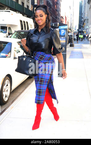 November 04, 2019 Kenia Moore bei BuzzFeed über Saison 12 der echten Hausfrauen von Atlanta in New York zu sprechen. November 04, 2019. Credit: RW/MediaPunch Stockfoto