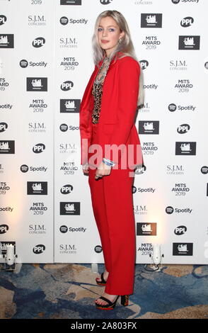 London, Großbritannien. 04 Nov, 2019. Dylan nimmt die Musikindustrie Trusts Auszeichnungen auf der Grosvenor House, Park Lane in London. Credit: SOPA Images Limited/Alamy leben Nachrichten Stockfoto