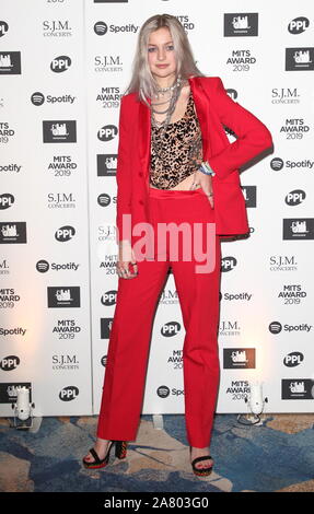 London, Großbritannien. 04 Nov, 2019. Dylan nimmt die Musikindustrie Trusts Auszeichnungen auf der Grosvenor House, Park Lane in London. Credit: SOPA Images Limited/Alamy leben Nachrichten Stockfoto