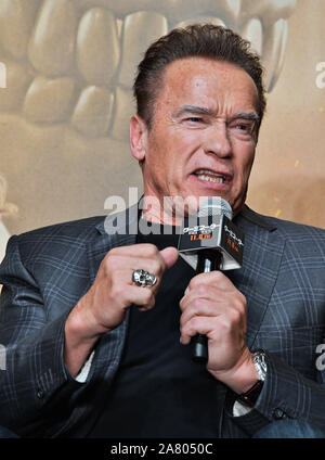 Tokio, Japan. 05 Nov, 2019. Schauspieler Arnold Schwarzenegger nimmt an der Pressekonferenz für den Film 'Terminator: dunkles Schicksal" in Tokio, Japan am Dienstag, 5. November 2019. 'Terminator: dunkles Schicksal' 25 Jahre nach den Ereignissen von 'Terminator 2', die Dreharbeiten fanden von Juni bis November 2018 in Ungarn, Spanien und den Vereinigten Staaten. James Cameron zurück zu Produktion und Schauspielerin Linda Hamilton spielen Sara Conner zum ersten Mal seit 28 Jahren. Dieser Film öffnen 8. November in Japan. Foto von Mori Keizo/UPI Quelle: UPI/Alamy leben Nachrichten Stockfoto