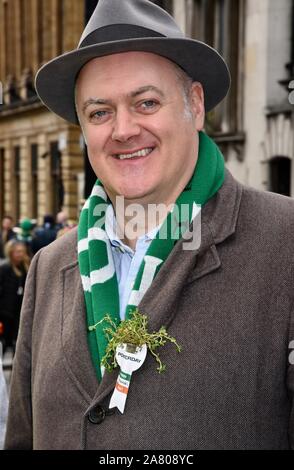 Dara O'Briain, St. Patrick's Day Parade, Piccadilly, London. Großbritannien Stockfoto