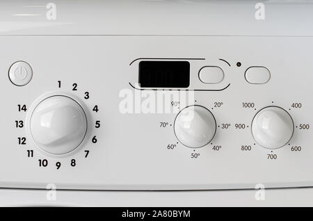 Haushaltsgeräte Konzept. Ein Teil der Waschmaschine Control Panel. Programm Auswahl, Temperatur und spin Regler. Stockfoto