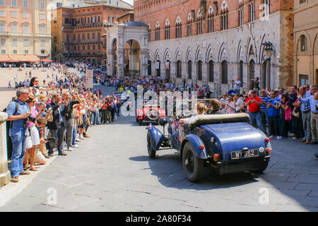 Mille Miglia 2009 - Ankunft in Siena, historische Straße Rennen Stockfoto