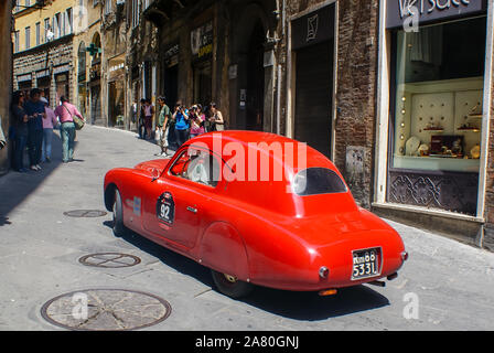 Mille Miglia 2009 - Ankunft in Siena, historische Straße Rennen Stockfoto