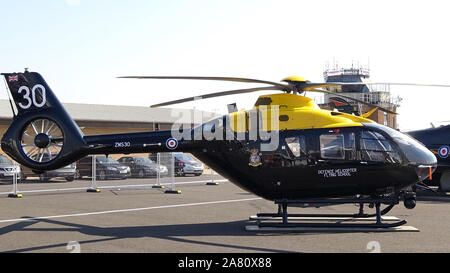 Airbus H 135 M Juno HT. 1 Hubschrauber, ZM 530 der Defence Helicopter Flying School an RAF Fairford, 14/7/18, während der Royal International Air Tattoo. Stockfoto