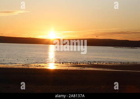 Sonnenuntergang über dem Meer Stockfoto