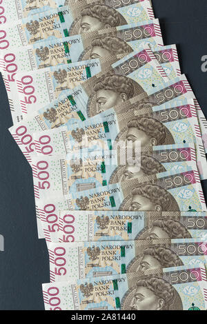 Polnische Geld, hohe Banknoten 500 Zloty in einem Umschlag Stockfoto