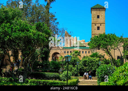 Blick auf die andalusischen Gärten in der Kasbah des Udayas alte Festung in Rabat in Marokko liegt an der Mündung des Bou Regreg gelegen. Rabat Stockfoto