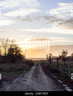 Sonniger Tag des späten Herbstes, früher Frühling an der Ostseeküste in Heringsdorf. Stockfoto