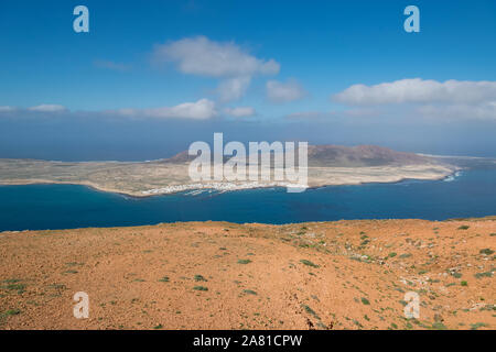 Insel La Graciosa aus Lanzarote gesehen Stockfoto