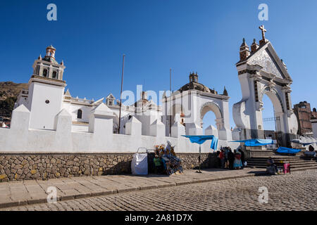 Haupteingang der Basilika Unserer Lieben Frau von Copacabana, Bolivien Stockfoto