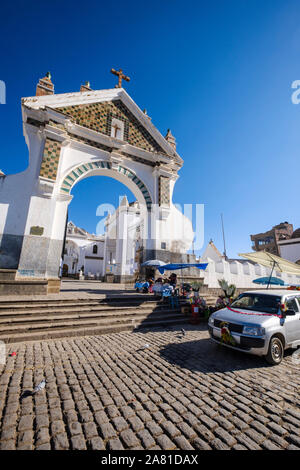 Haupteingang der Basilika Unserer Lieben Frau von Copacabana, Bolivien Stockfoto