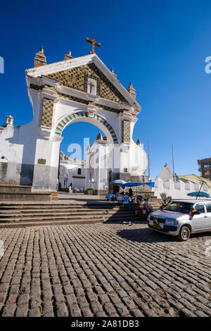 Haupteingang der Basilika Unserer Lieben Frau von Copacabana, Bolivien Stockfoto