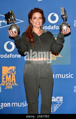 Sevilla, Spanien. 03 Nov, 2019. Halsey an den MTV EMAs 2019 an fibes Konferenz- und Ausstellungszentrum am 3. November 2019 in Sevilla, Spanien. Credit: Geisler-Fotopress GmbH/Alamy leben Nachrichten Stockfoto