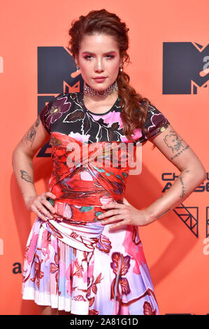 Halsey an den MTV EMAs 2019 an fibes Konferenz- und Ausstellungszentrum am 3. November 2019 in Sevilla, Spanien. Stockfoto