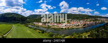 Luftaufnahme der Burg Schadeck Vierburgeneck, Vorderburg, Hinterburg Mittelburg, in der Nähe von Neckarsteinach, Baden-Württemberg, Deutschland Stockfoto