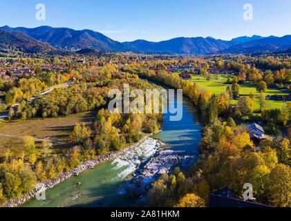 Isar mit der natürlichen Schwelle Isarburg, Lenggries, Isarwinkel, Luftaufnahme, Oberbayern, Bayern, Deutschland Stockfoto